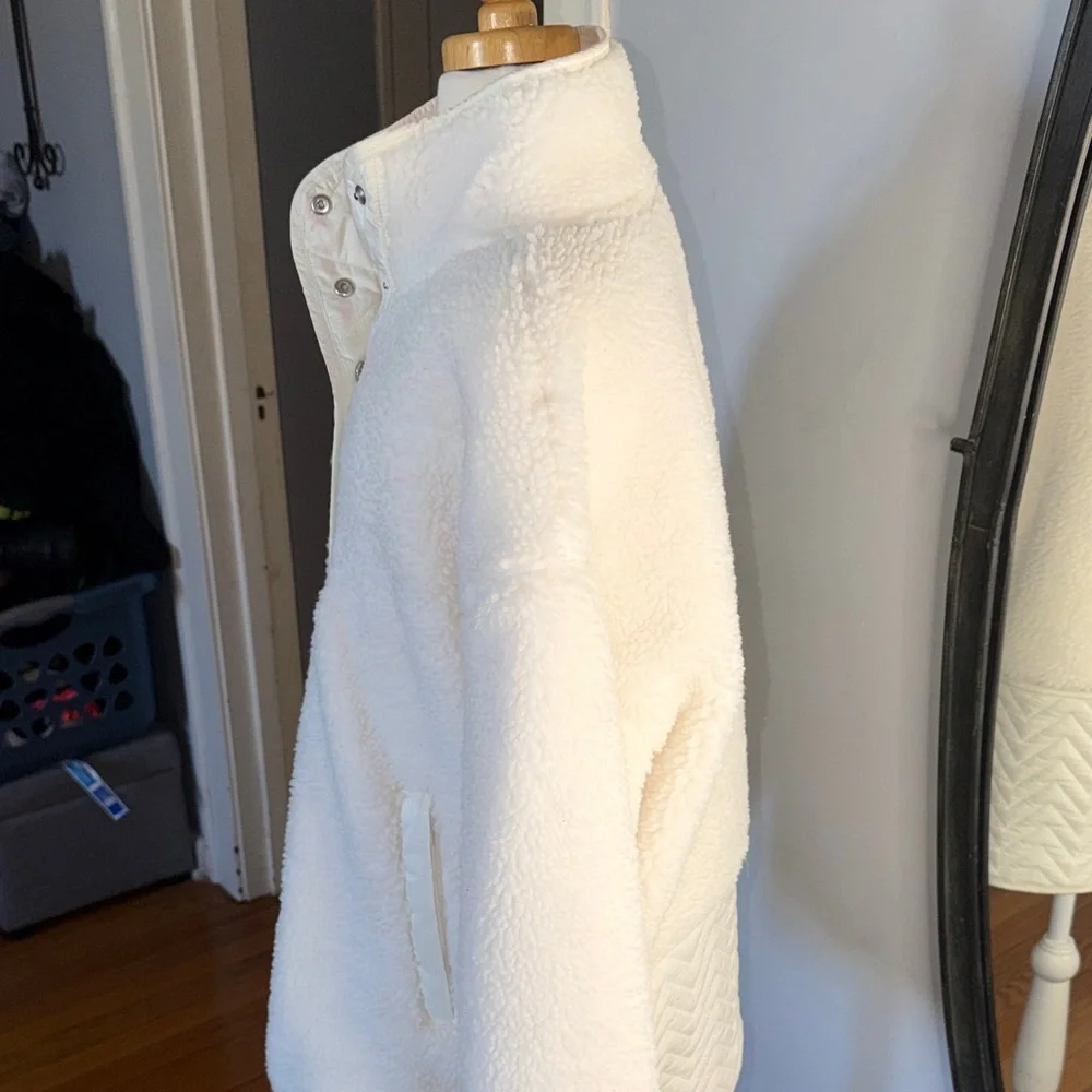 Women's White Sherpa Pullover Jacket